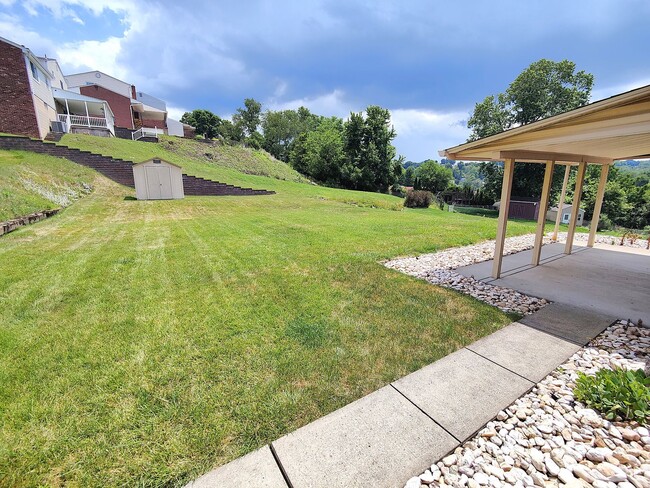 Building Photo - *Beautifully Updated 3BD/2BA Single Family Home Available in Whitehall*