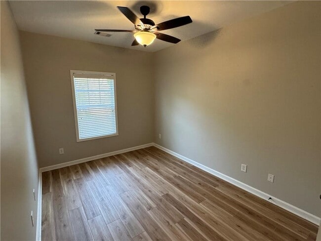 Building Photo - 5055 Hastings Terrace