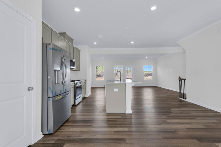 Building Photo - 104 Calvander Ln