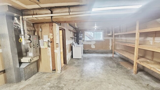 Building Photo - Charming 4 Bed 2 Bath Home in Wedgewood