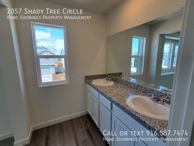 Building Photo - 2057 Shady Tree Cir