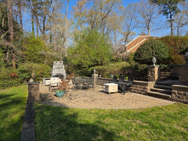 Building Photo - Middle Plantation