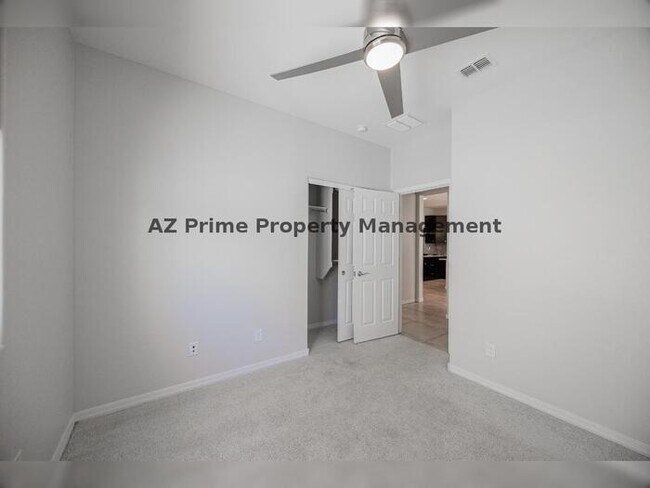 Building Photo - 6412 S 24th Pl