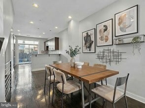 Building Photo - 1517 Latona St