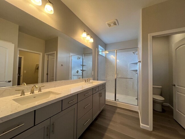 Building Photo - Modern! 3/2.5/2 Townhome in Minden