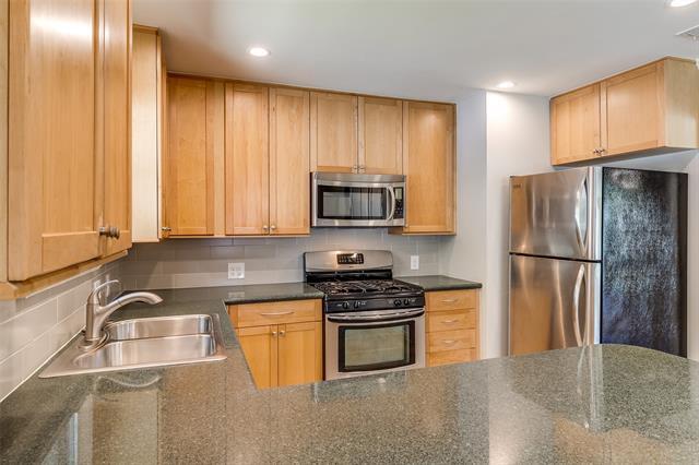 Building Photo - 9250 San Fernando Way