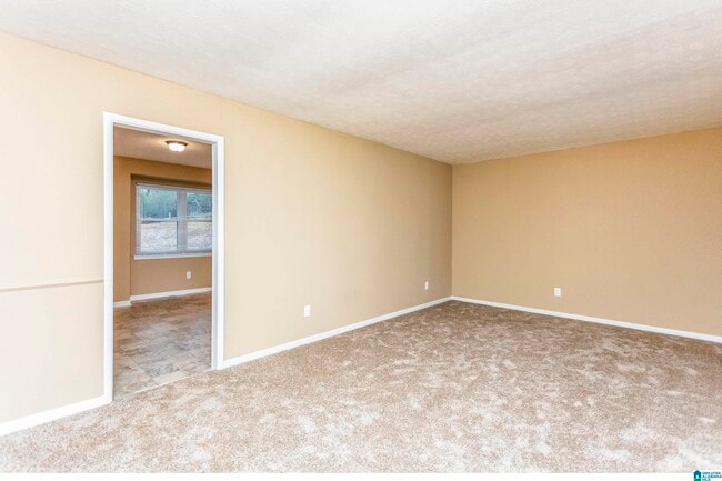 Building Photo - 506 Vardar Ln