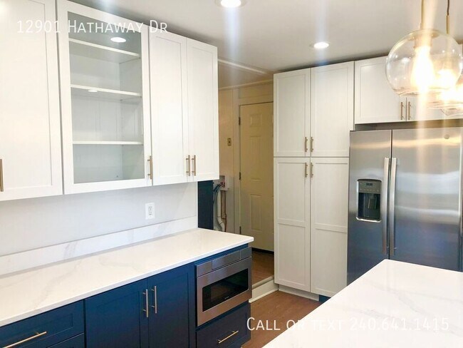 Building Photo - 12901 Hathaway Dr