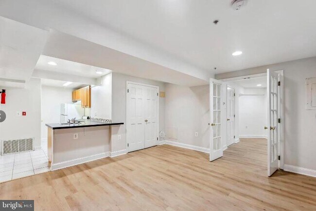 Building Photo - 2303 17th St NW