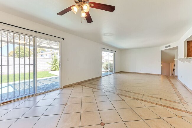 Building Photo - 4806 S Dorsey Ln