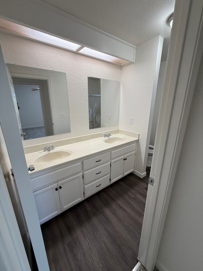 Building Photo - Remodeled Home: 4 Bd/ 2.5 Bath Two Story!