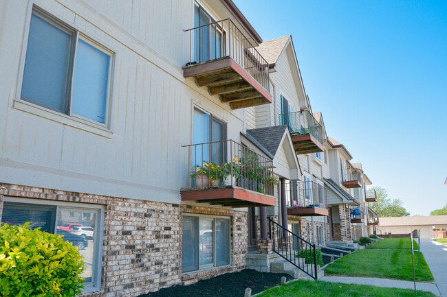 Building Photo - Vista Apartments