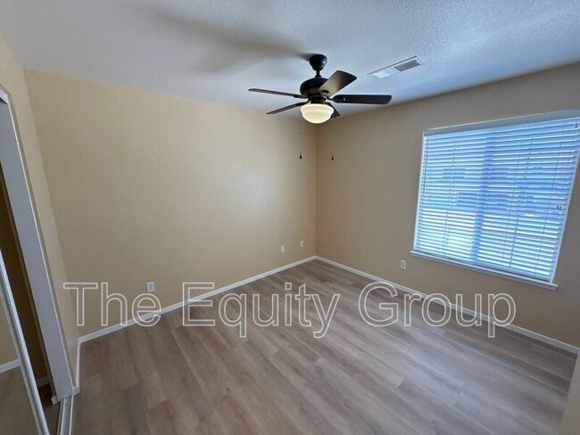 Building Photo - 938 W Encore Dr