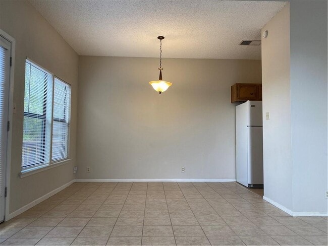 Building Photo - 7107 Silver Dale Dr