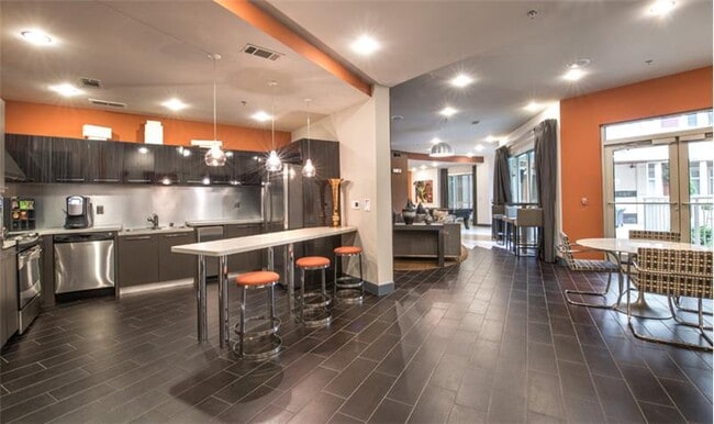 Building Photo - 2612 Ross Ave