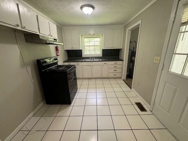 Building Photo - 1055 Co Rd 454
