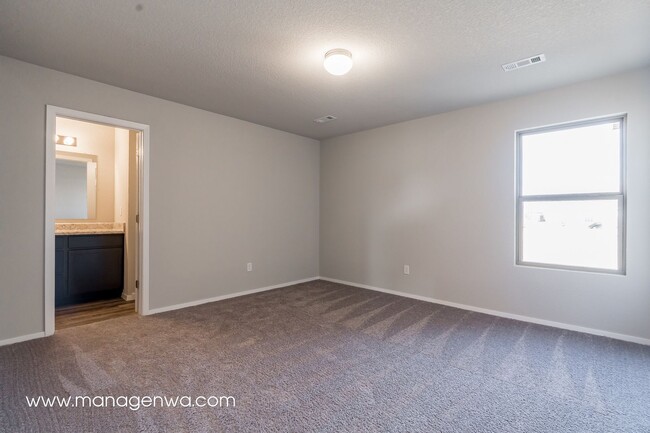 Building Photo - Cozy 4 Bedroom Elkins Home! Lots of upgrad...