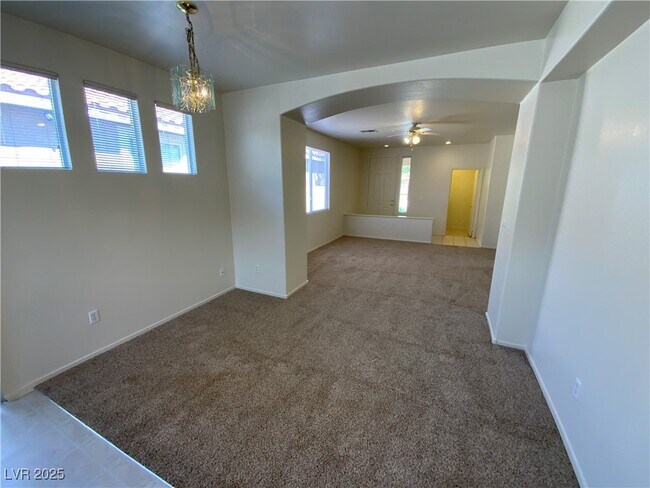Building Photo - 413 Magnolia Arbor St