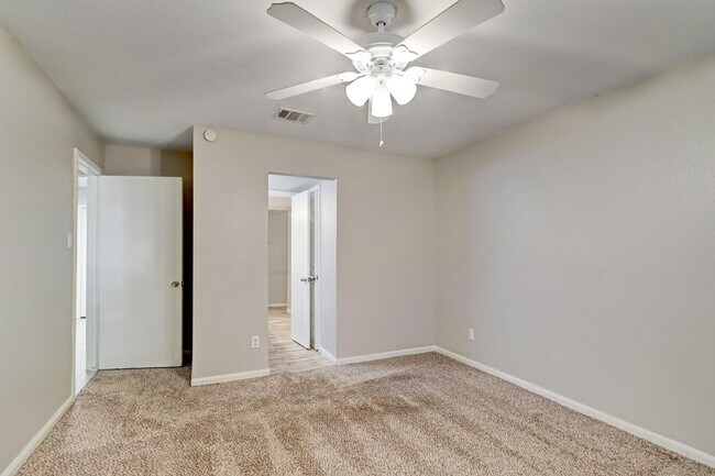 Building Photo - 2403 Tinechester Dr