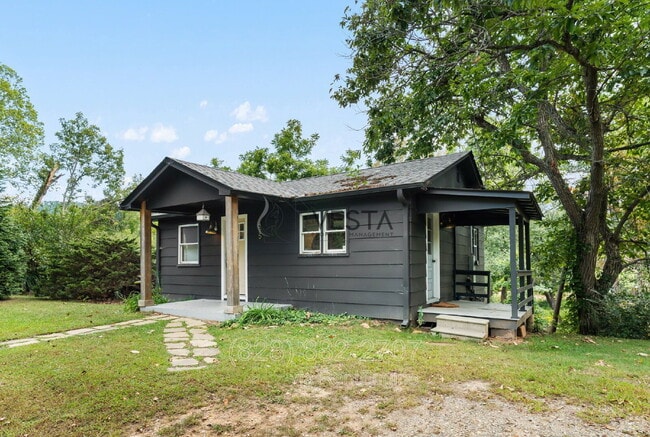 Primary Photo - 435 Reems Creek Rd