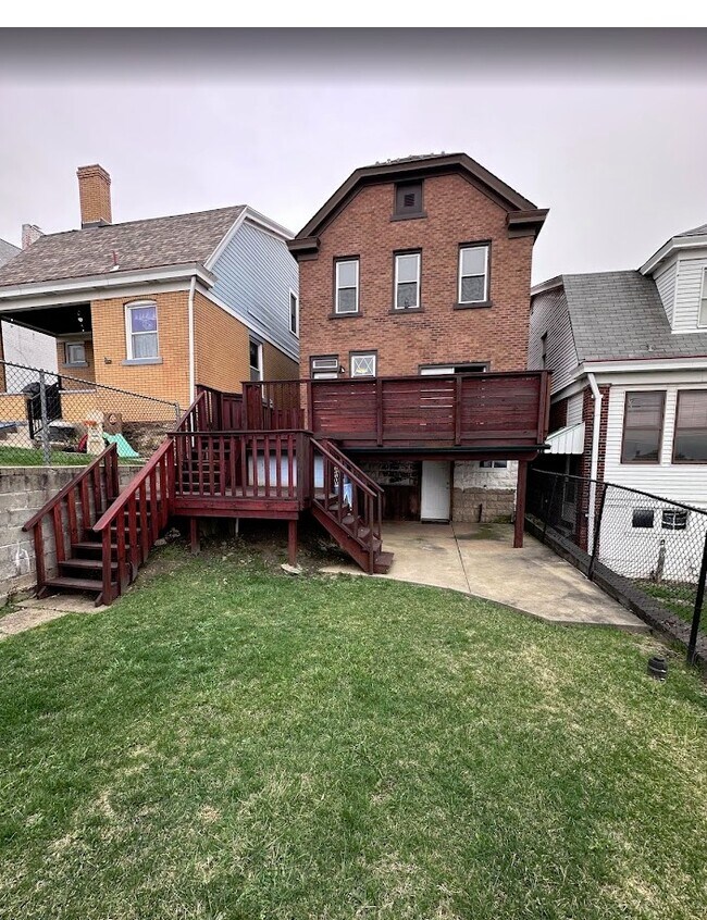 Building Photo - 418 Carl St