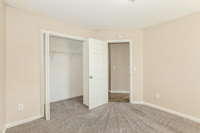 Building Photo - 10900 Hondal Ct