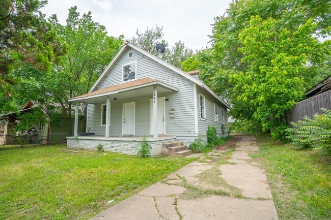 Building Photo - 112 N Delaware Pl