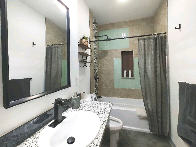 Building Photo - 283 Berrydale Ave