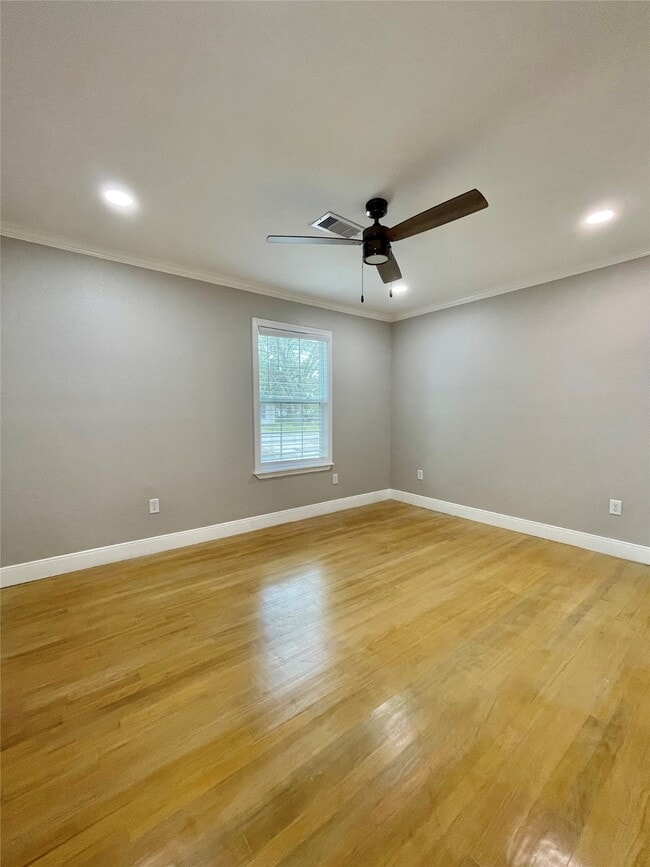 Building Photo - 817 N Chenango St