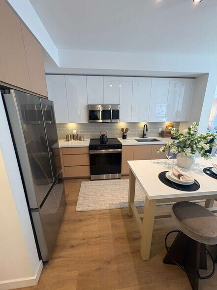 Building Photo - 1642 NE 124th Ln