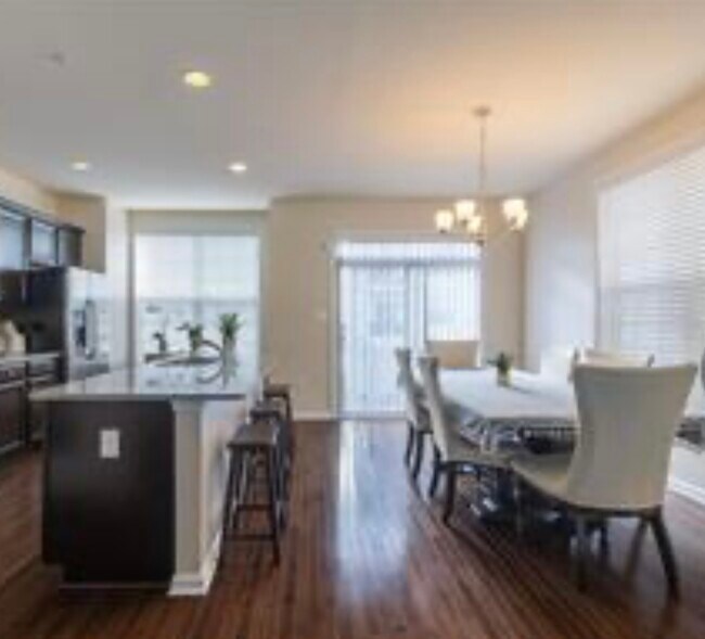 Building Photo - 9520 Smithview Pl