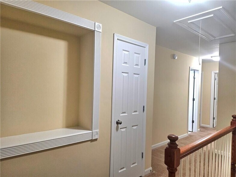 Building Photo - 2712 Beynon Ln NE