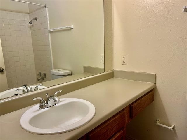 Building Photo - 411 Crestline Dr