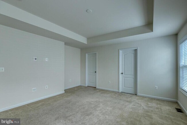 Building Photo - 336 Boxelder Dr