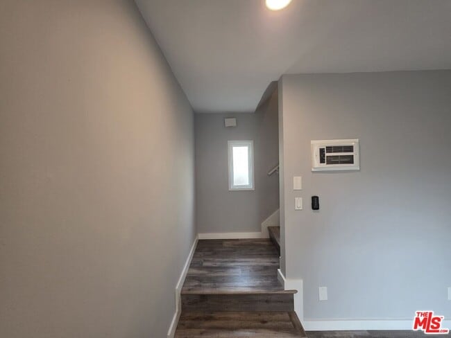 Building Photo - 210 S Lucia Ave