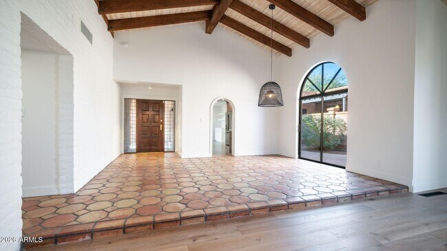 Building Photo - 6833 N 18th St