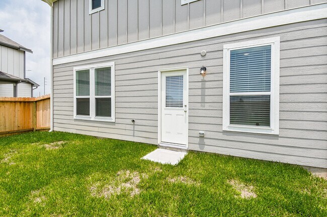 Building Photo - 23923 Escardilla Dr