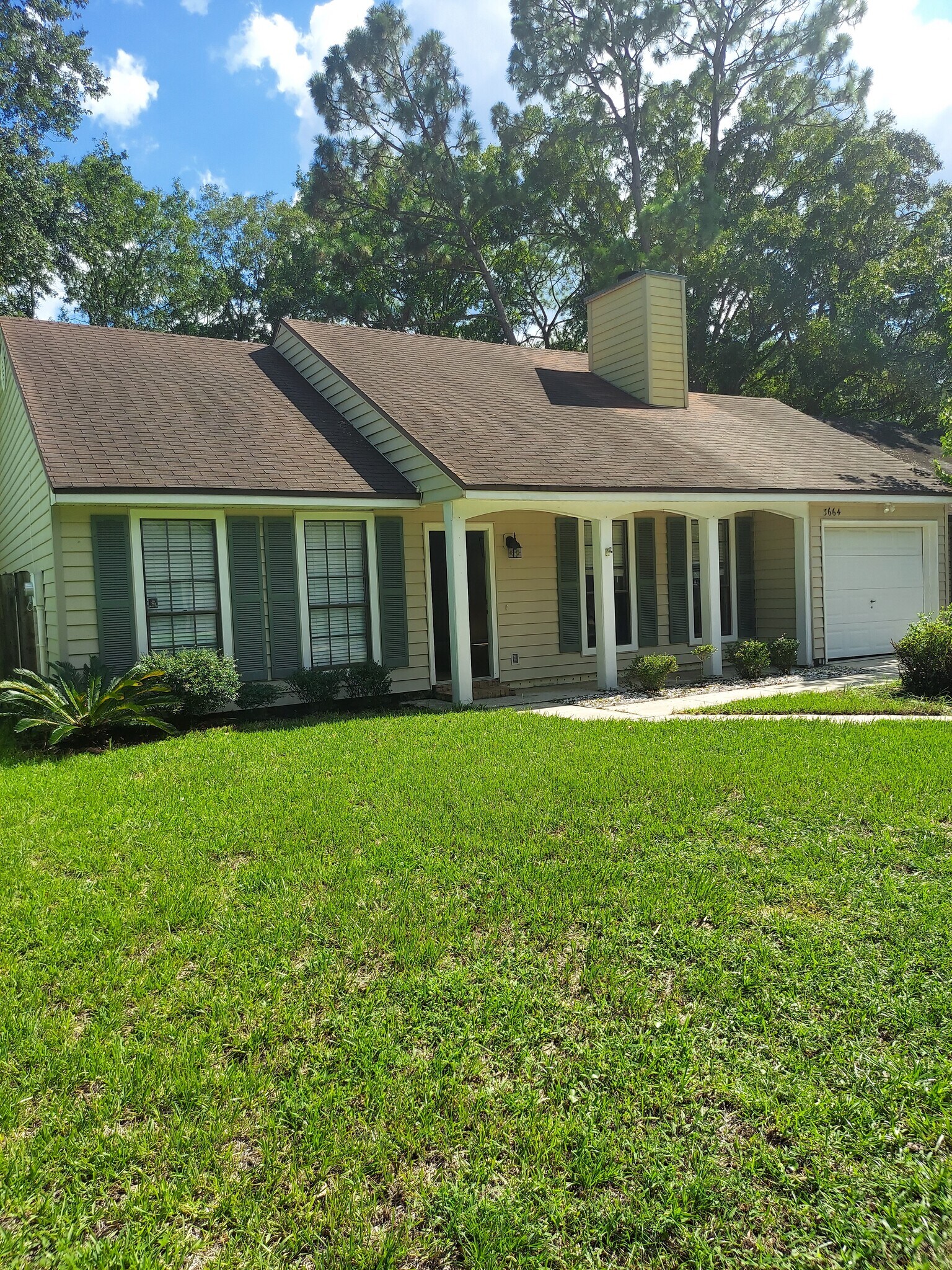 front - 3664 Jamestown Ln