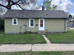 Building Photo - House- NE