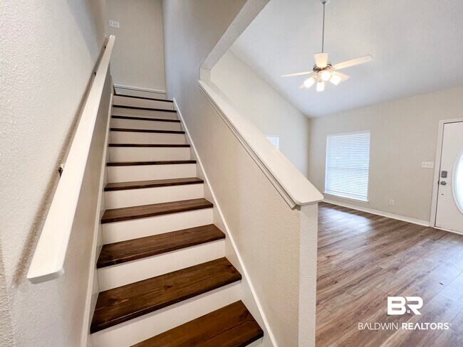 Building Photo - 120 Covey Run Pl
