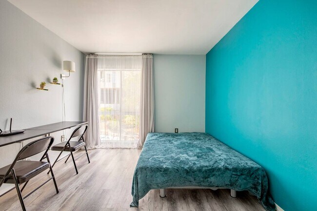 Building Photo - 6780 Friars Rd