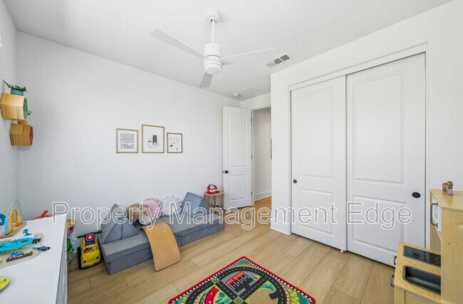 Building Photo - 32017 Radiant Dr