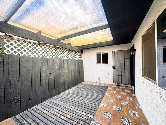 Building Photo - "Pool Home in the Center of Yuma!"