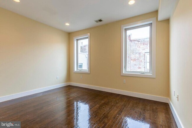 Building Photo - 838 N 15th St