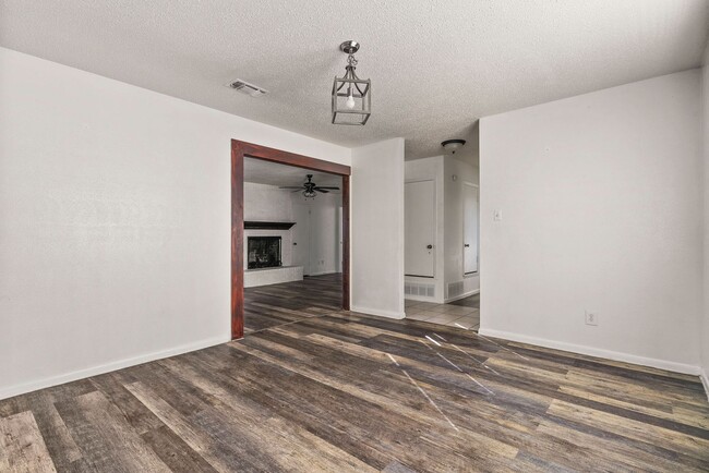 Building Photo - 1203 Hughes Ave
