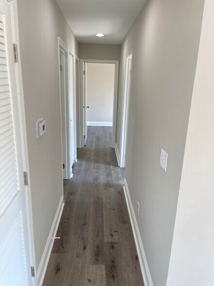 Hallway - 903 Queens Ct