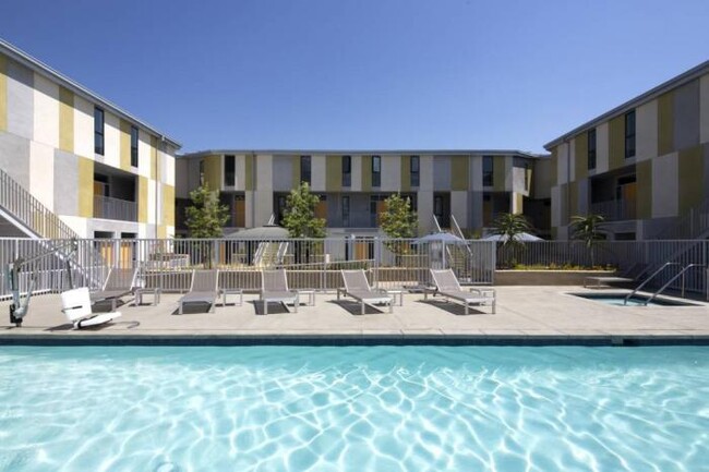 Primary Photo - 1 bedroom in Los Angeles CA 90057