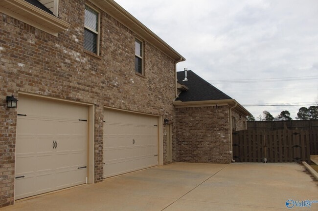 Building Photo - 104 Talia Dr
