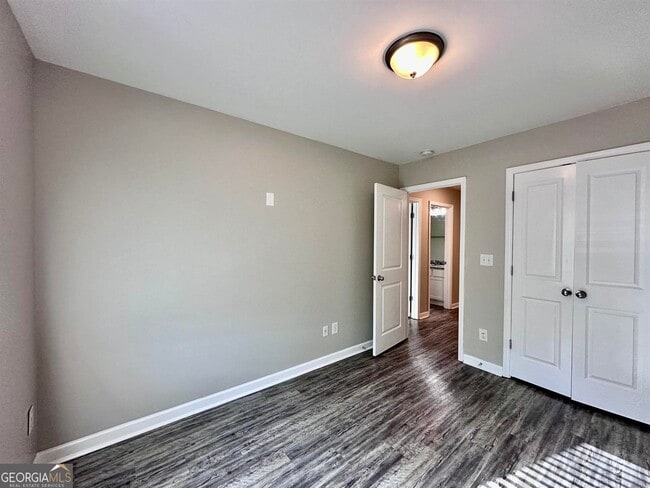 Building Photo - 306 Ashigan St