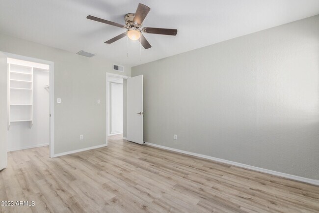 Building Photo - 1512 W Estrella Dr